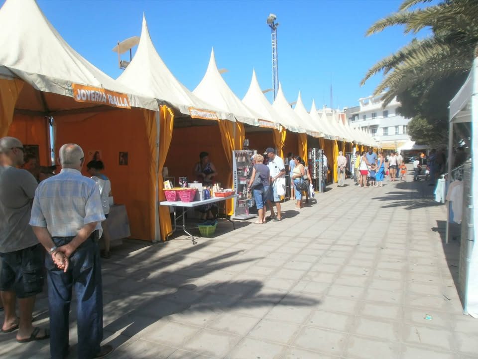 Calle comercial de Gran Tarajal durante una feria